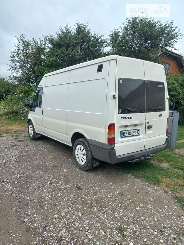 Грузовой фургон Ford Transit 2000 в 