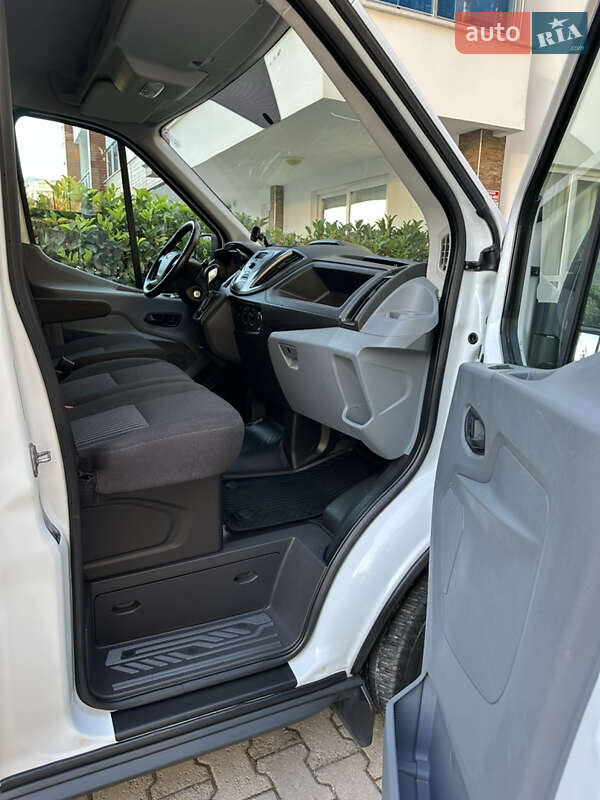 Грузовой фургон Ford Transit 2017 в Мерефа