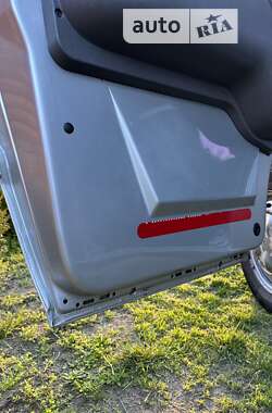 Грузовой фургон Ford Transit 2003 в 