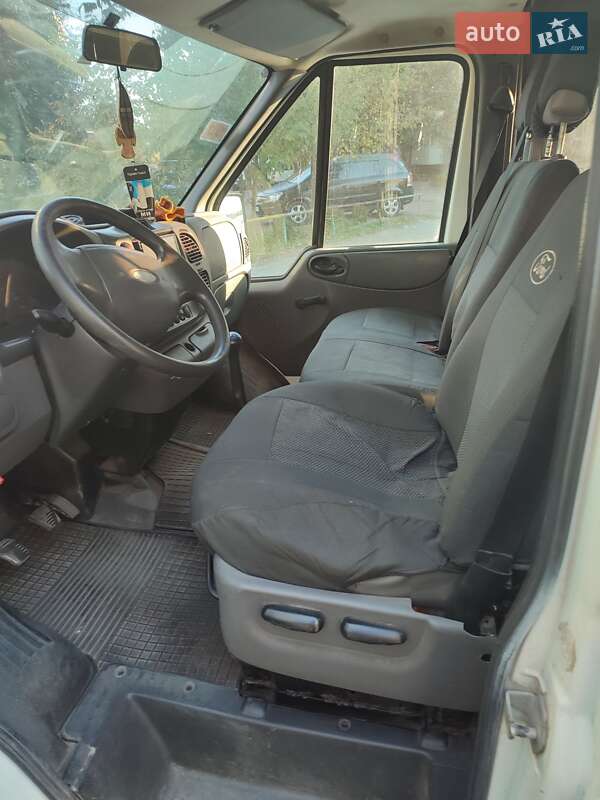 Микроавтобус Ford Transit 2005 в Коростышеве