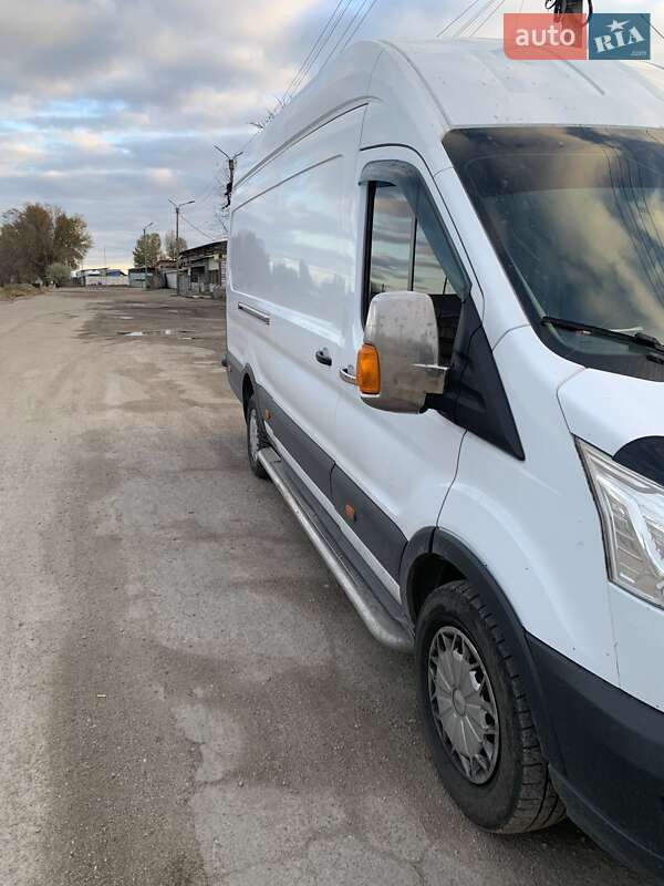 Вантажний фургон Ford Transit 2015 в Полтаві