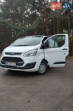 Мікроавтобус Ford Transit 2016 в Вараші