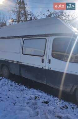 Грузовой фургон Ford Transit 1993 в Шумске