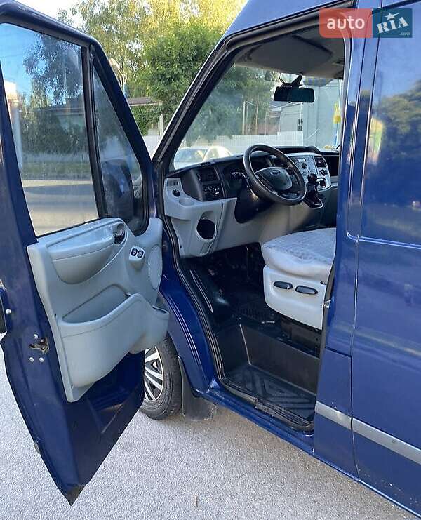 Грузовой фургон Ford Transit 2007 в Петропавловской Борщаговке