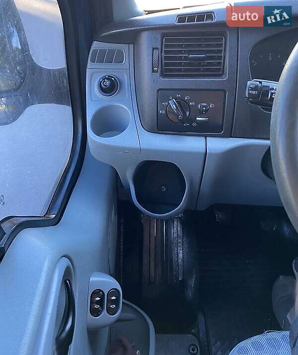 Грузовой фургон Ford Transit 2007 в Петропавловской Борщаговке