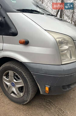 Грузовой фургон Ford Transit 2011 в 