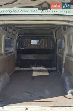 Грузовой фургон Ford Transit 2004 в 