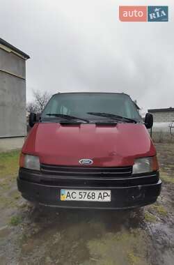 Грузовой фургон Ford Transit 1988 в 