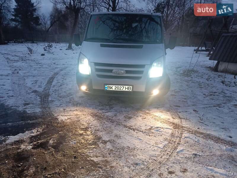 Микроавтобус Ford Transit 2010 в 