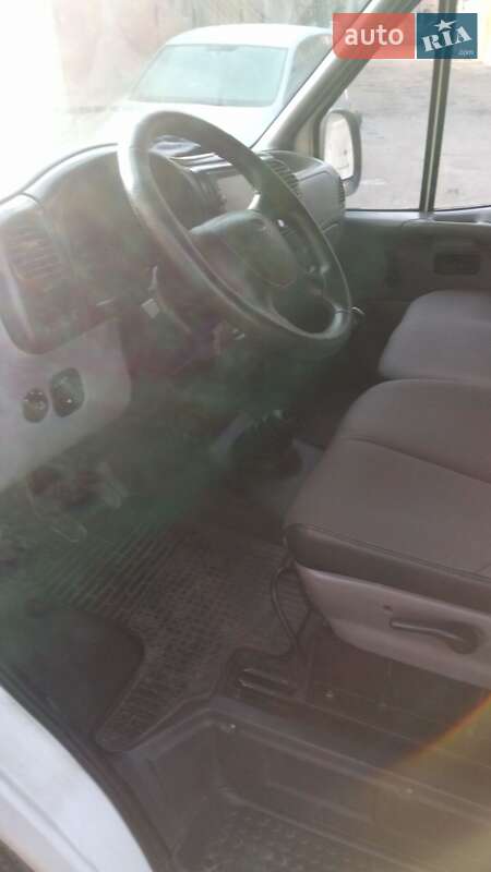 Грузовой фургон Ford Transit 1997 в 