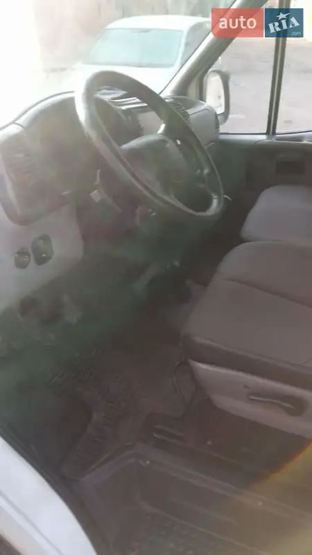 Грузовой фургон Ford Transit 1997 в 