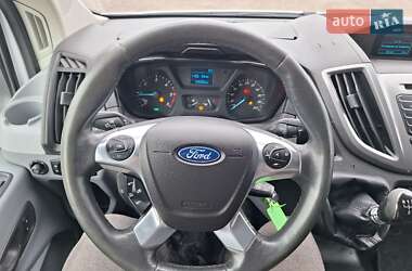 Вантажний фургон Ford Transit 2016 в Бережанах