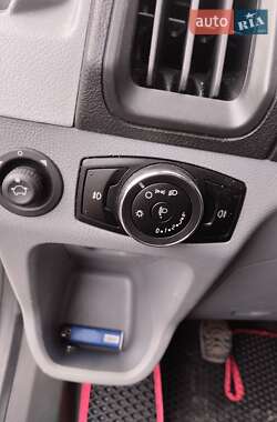 Грузовой фургон Ford Transit 2016 в 