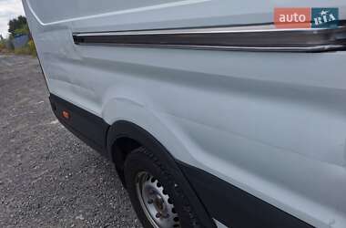 Грузовой фургон Ford Transit 2016 в Ровно