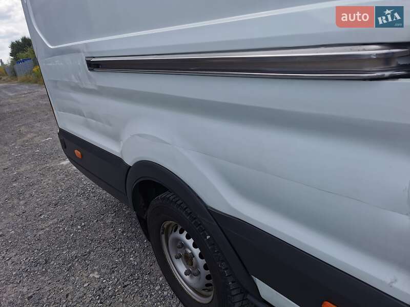 Грузовой фургон Ford Transit 2016 в Ровно