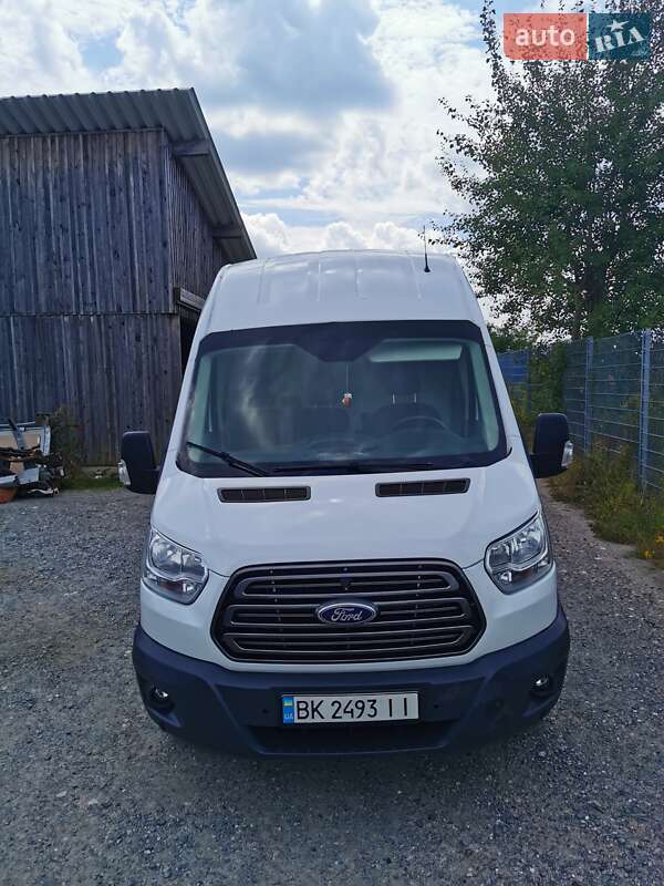 Грузовой фургон Ford Transit 2016 в 