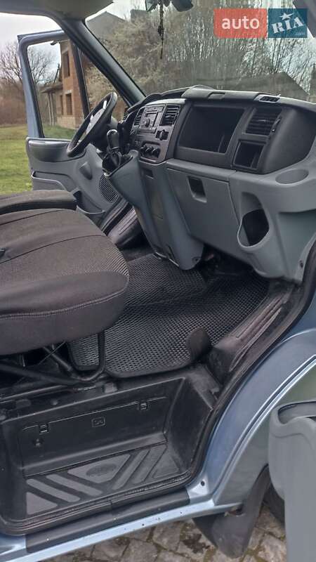 Вантажний фургон Ford Transit 2007 в Снятині