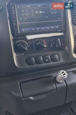 Грузовой фургон Ford Transit 2002 в 