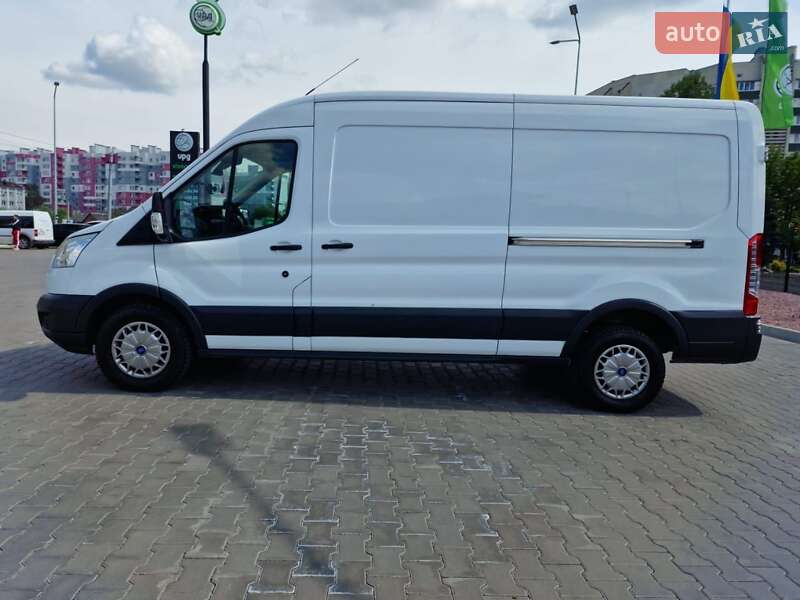 Грузовой фургон Ford Transit 2017 в Луцке