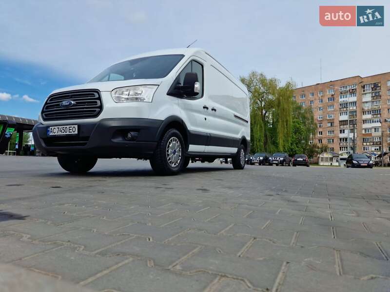 Грузовой фургон Ford Transit 2017 в Луцке