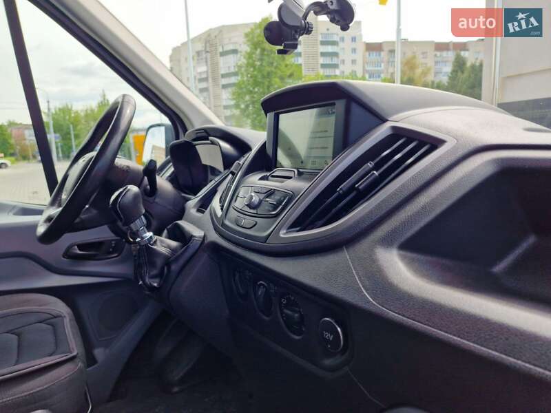 Грузовой фургон Ford Transit 2017 в Луцке