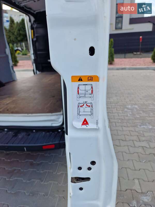 Грузовой фургон Ford Transit 2017 в Луцке