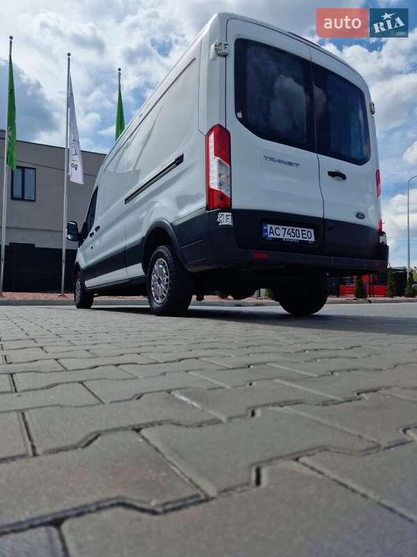 Грузовой фургон Ford Transit 2017 в Луцке
