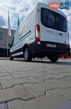 Грузовой фургон Ford Transit 2017 в 