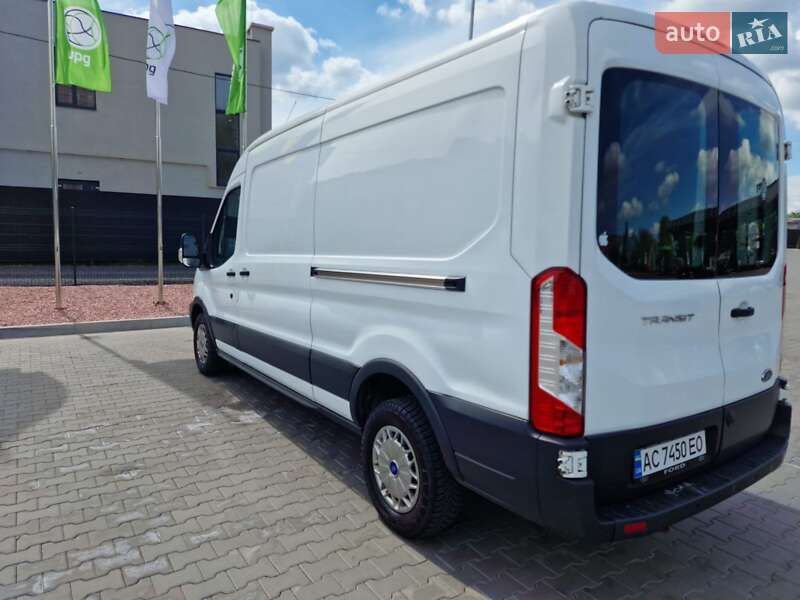 Грузовой фургон Ford Transit 2017 в Луцке