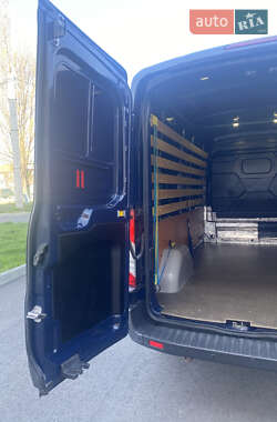 Грузовой фургон Ford Transit 2016 в 