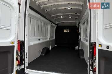 Вантажний фургон Ford Transit 2021 в 