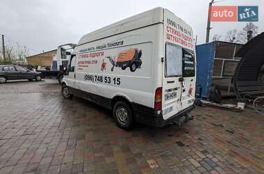 Грузовой фургон Ford Transit 2004 в 