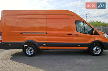 Грузовой фургон Ford Transit 2018 в 