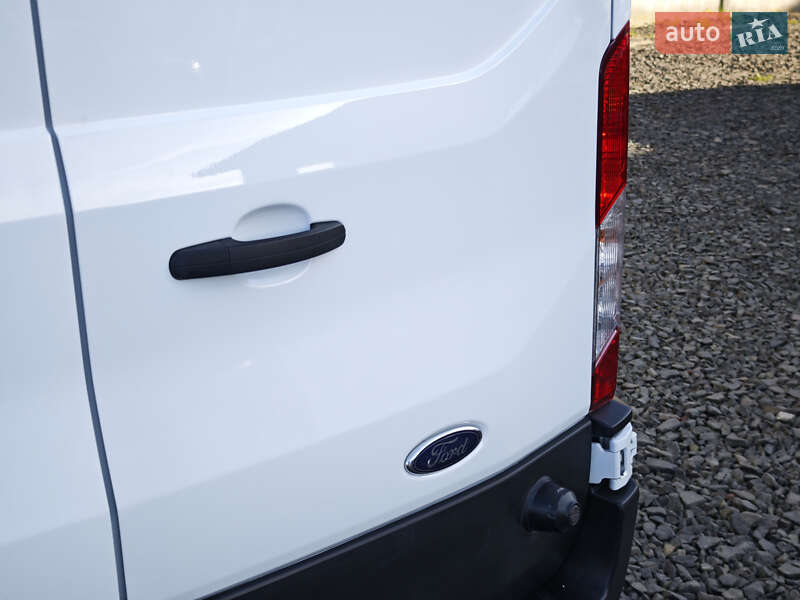 Вантажний фургон Ford Transit 2020 в Луцьку