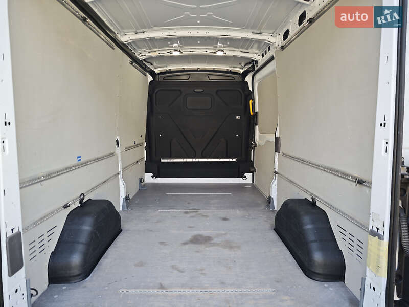 Вантажний фургон Ford Transit 2020 в Луцьку