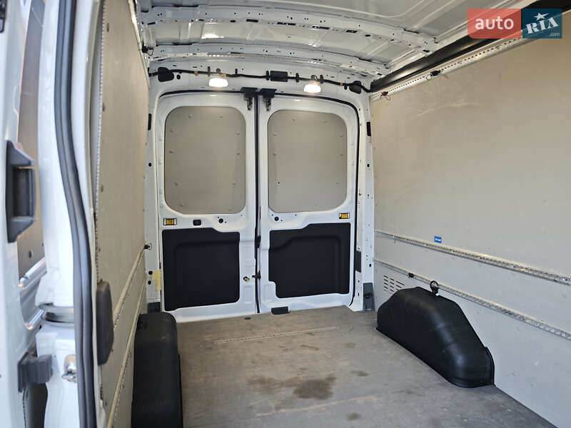 Вантажний фургон Ford Transit 2020 в Луцьку