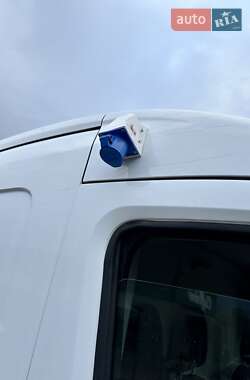 Грузовой фургон Ford Transit 2016 в 
