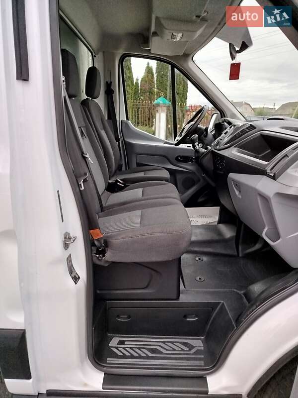 Вантажний фургон Ford Transit 2018 в Дубні