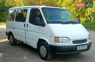Грузопассажирский фургон Ford Transit 1995 в 