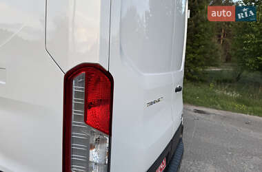 Грузовой фургон Ford Transit 2018 в 