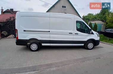 Грузовой фургон Ford Transit 2022 в 