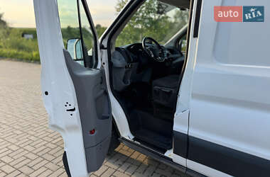 Грузовой фургон Ford Transit 2017 в 