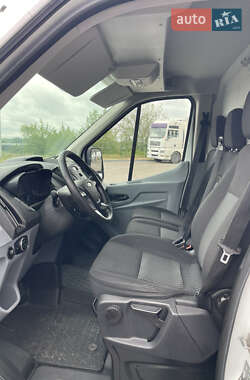 Грузовой фургон Ford Transit 2016 в 