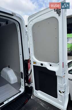 Грузовой фургон Ford Transit 2020 в 