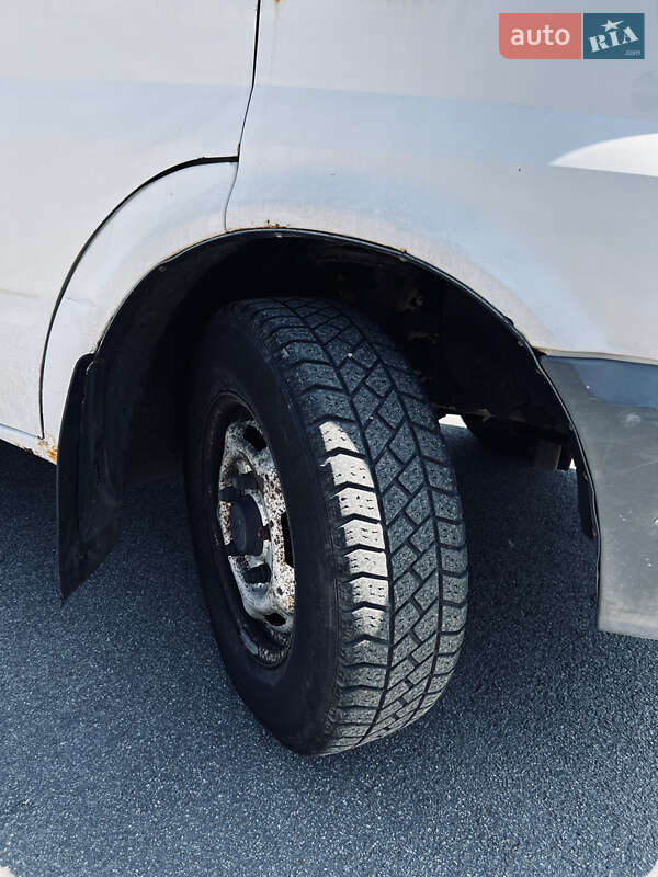 Грузопассажирский фургон Ford Transit 2000 в Киеве