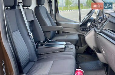 Вантажний фургон Ford Transit 2020 в 