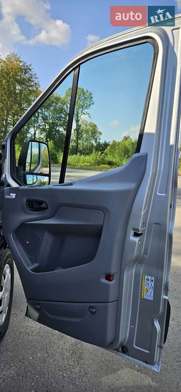 Грузовой фургон Ford Transit 2016 в Старом Самборе