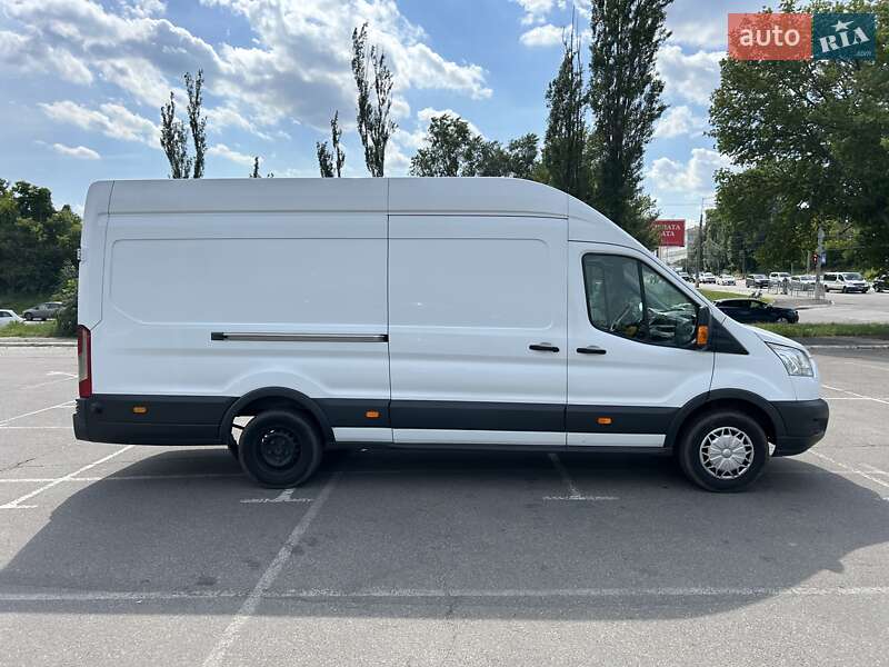 Вантажний фургон Ford Transit 2015 в Києві