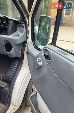 Вантажний фургон Ford Transit 2007 в 