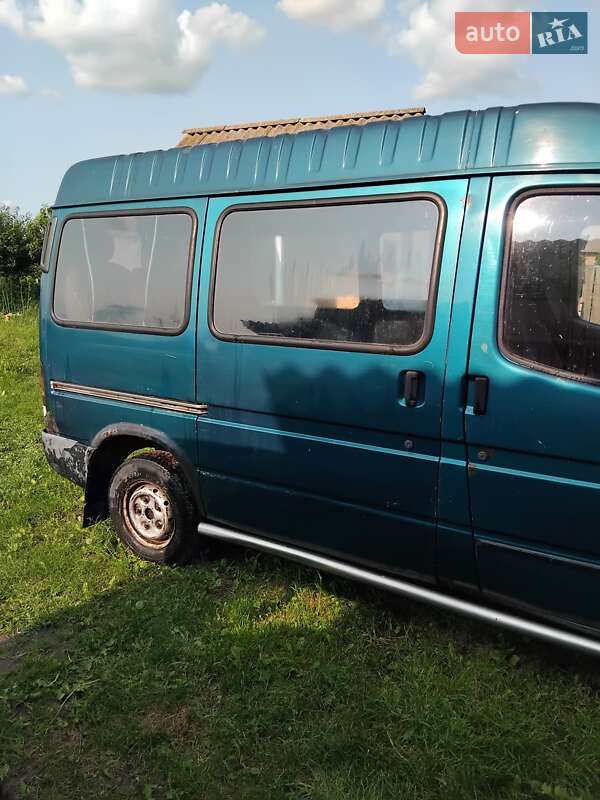 Грузовой фургон Ford Transit 1996 в Куликовке